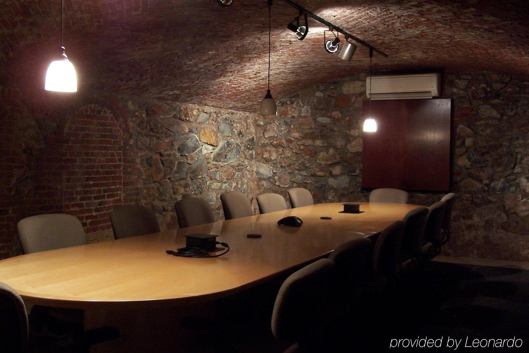 Grass Valley Courtyard Suites Konforlar fotoğraf