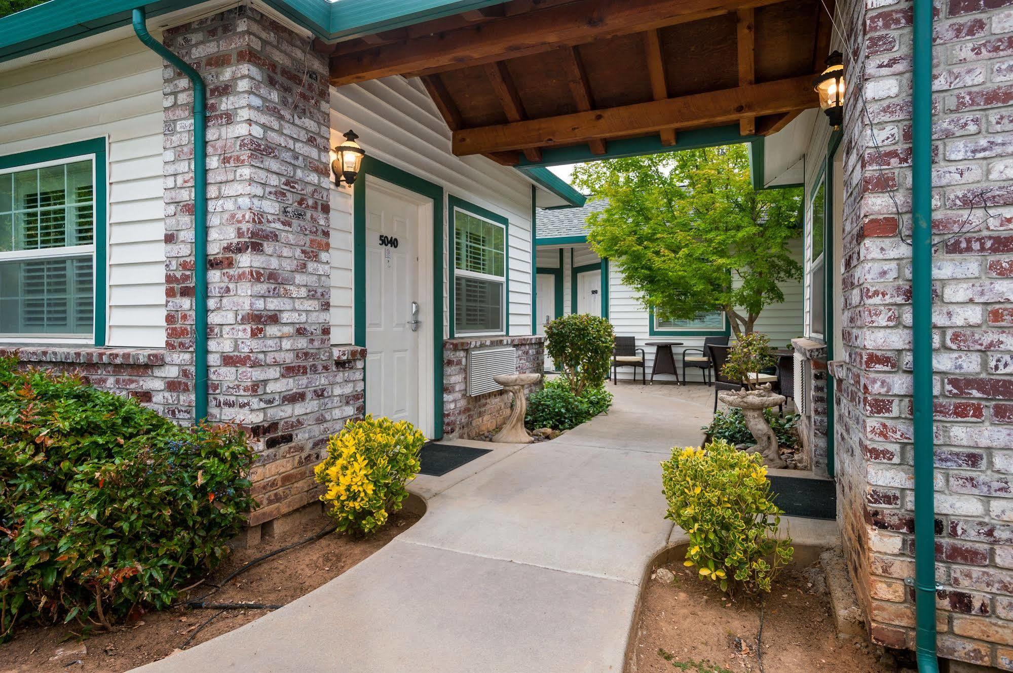 Grass Valley Courtyard Suites Dış mekan fotoğraf