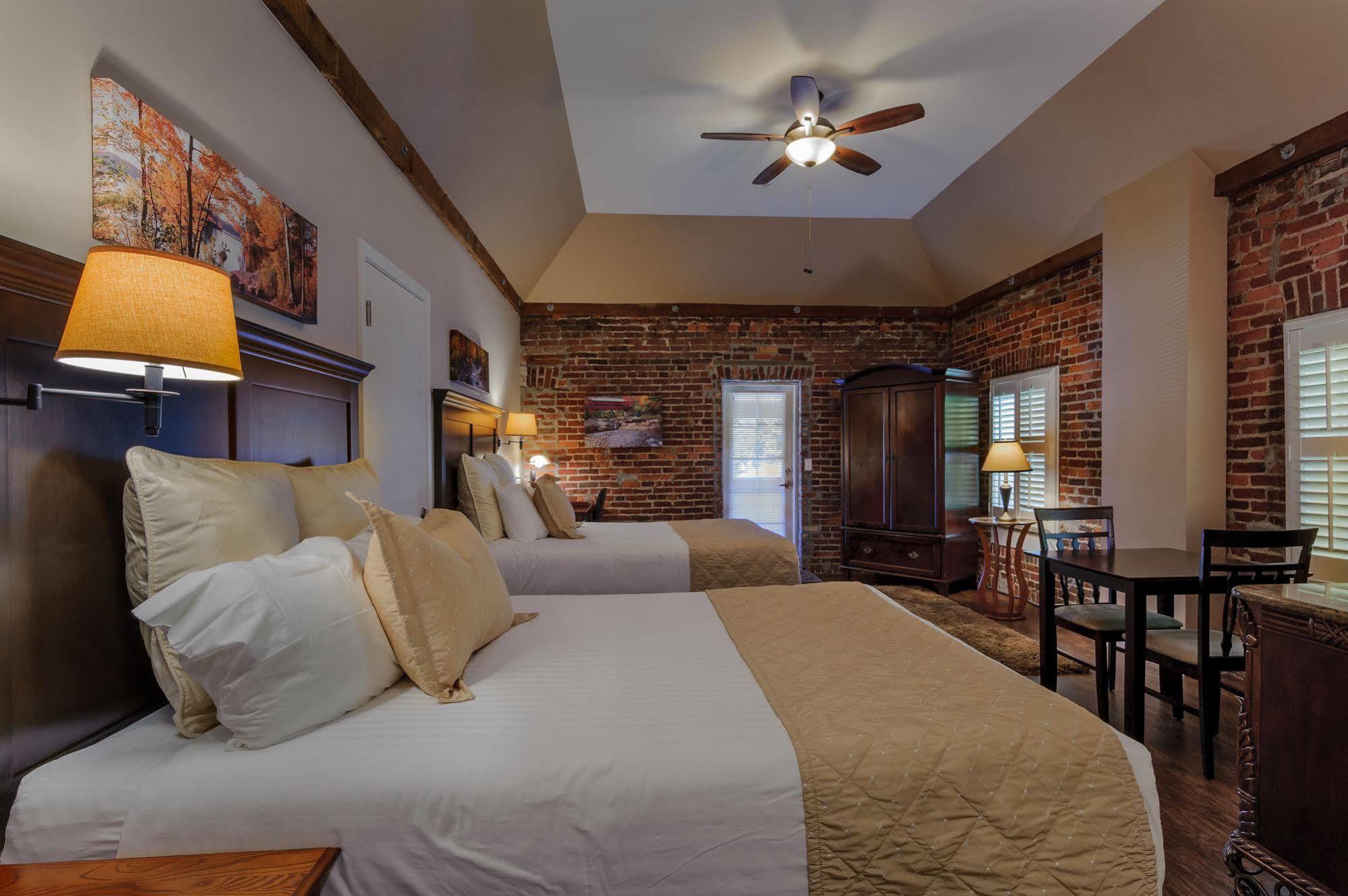 Grass Valley Courtyard Suites Dış mekan fotoğraf